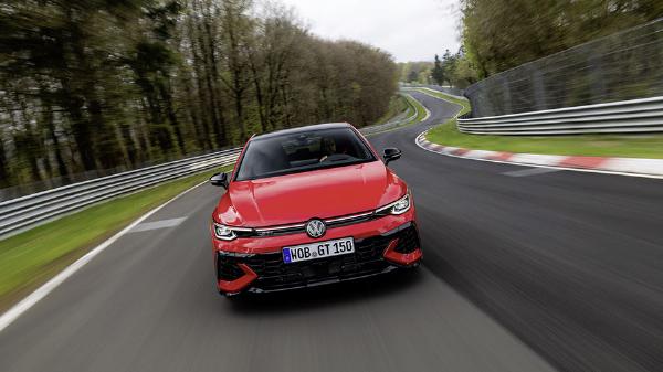 Golf GTI EDITION 50 – Volkswagen Giới Thiệu Mẫu GTI Mạnh Mẽ Nhất Lịch Sử